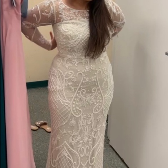 Davids Bridal all over scroll beaded illusion long sleeve gown BRAND NEW - Picture 4 of 5